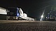Führungs- und Kommunikationskraftwagen und Führungs- und Lageanhänger in der Nacht kurz vor Abfahrt (Foto: K.Höhn/THW Dortmund)