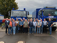 Die Teilnehmenden des heutigen Treffens der Alters- und Ehrenabteilung gemeinsam mit dem Ortsbeauftragten Jörg Rottmann (rechts, Foto: THW / M. Braunst).