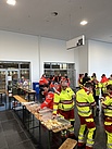 Frühstücksgausgabe in der Westfalenhalle (Foto: M.Redder/THW Dortmund)